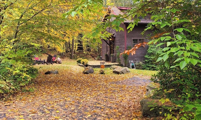 Chichester Cabin | Private Streamside Cabin