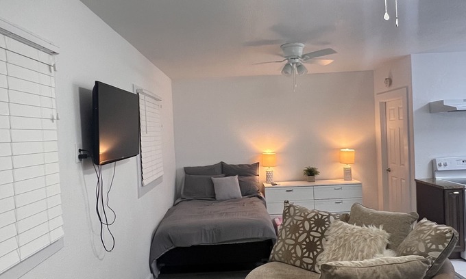 Bearss Plaza Apartment | Private Studio in Lutz—5 mins from USF!