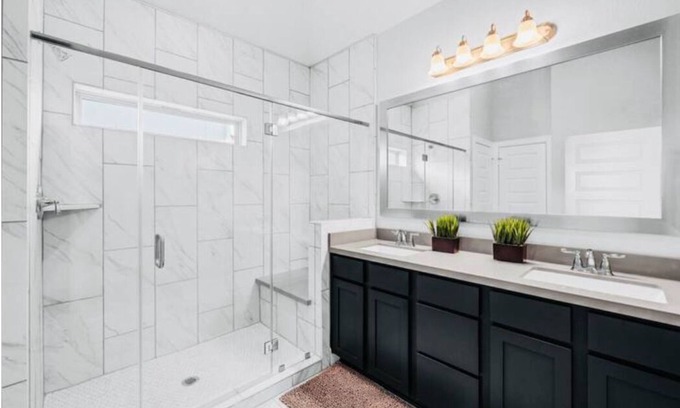 Central Southwest House | Private + Stylish 3BR/2.5BA near NRG/DT/Med Center