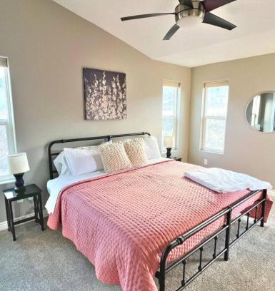 Pocatello House | Private Stylish Townhome near ISU & Hospital