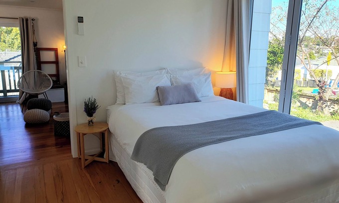 Tauranga Bed & Breakfast | Private Suite in Shared Family Home in Otumoetai - 'Sherwood Forest'