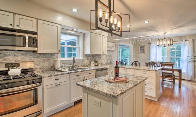 Conway House | Private & Super Spacious, close to downtown N. Conway and ski.