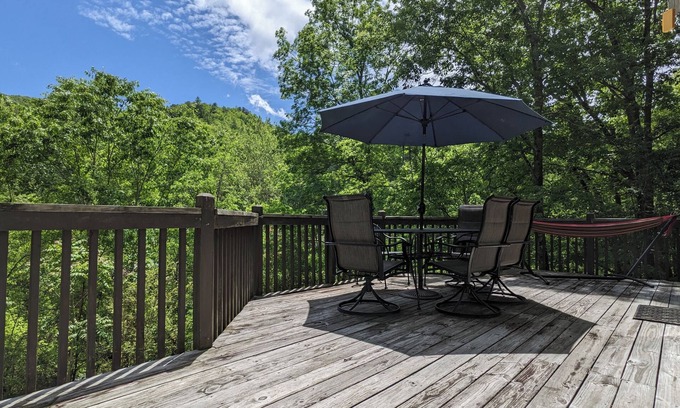 Hot Springs Cottage | Private Trail Access, Mountain and Creek Views, Short Walk to Town