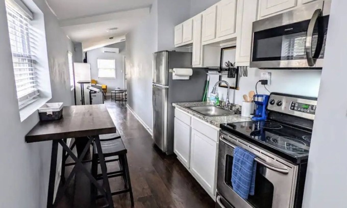 North Charleston House | Private Unit In Charleston's Black House