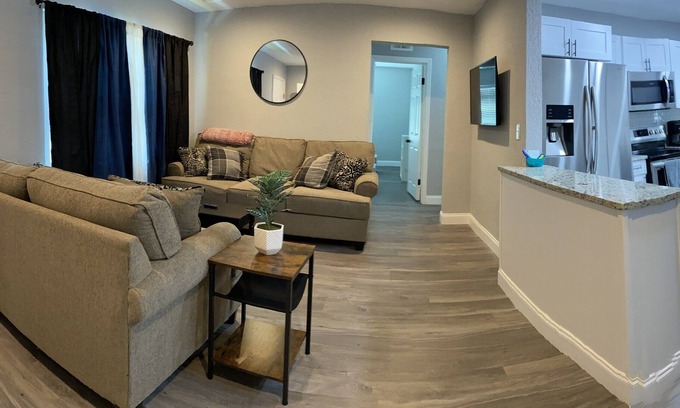 United Central House | Private Updated House with Private Pool (10 mins to beaches or downtown st pete)