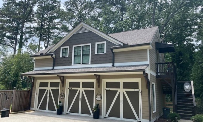 Roswell House | Private & Upscale Modern Carriage House - 7 Min Walk to Downtown!