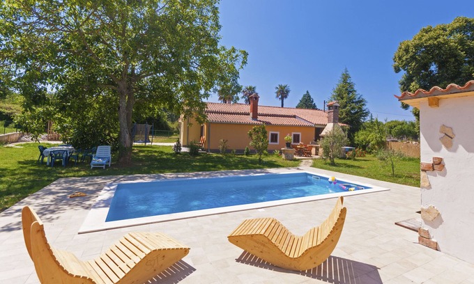 Krsan Villa | Private Villa, minutes from the beach, private pool, beautifully decorated