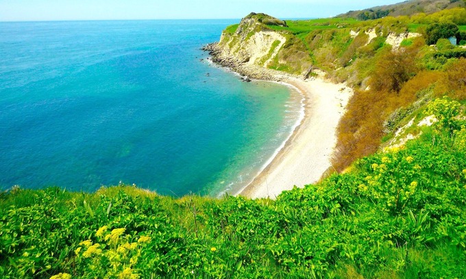 Ventnor Villa | PRIVATE VILLA ON COAST WITH GAMES ROOMS, SEA VIEWS, SPECTACULAR WALKS, GARDENS