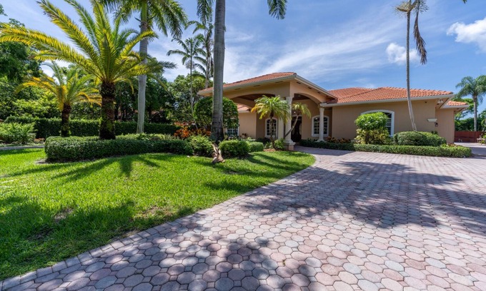 Cutler Bay Villa | Private Villa Pool & Waterfall