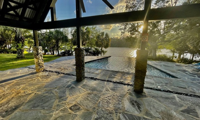 Elberta Villa | Private Villa + Private Beach + Boat + Infinity Pool + Kayaks