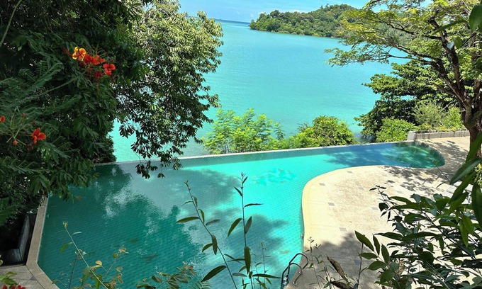 Ko Sire Villa | Private Villa Siray Beach Front