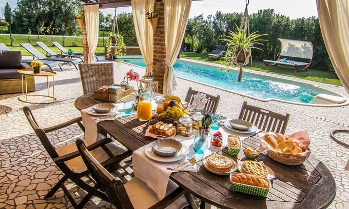 Ca' Pirami Villa | Private Villa with A/C, WIFI, private pool, hot tub, TV, pets allowed, panoramic view, parking