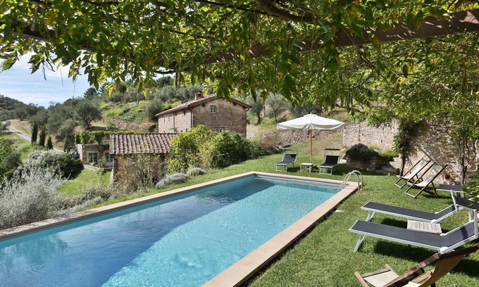 Vorno Villa | Private Villa with A/C, WIFI, private pool, TV, terrace, panoramic view, parking, close to Lucca