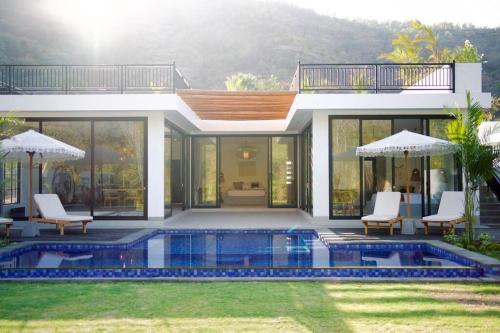 Amed Villa | Private Villa with Garden & Swimming Pool