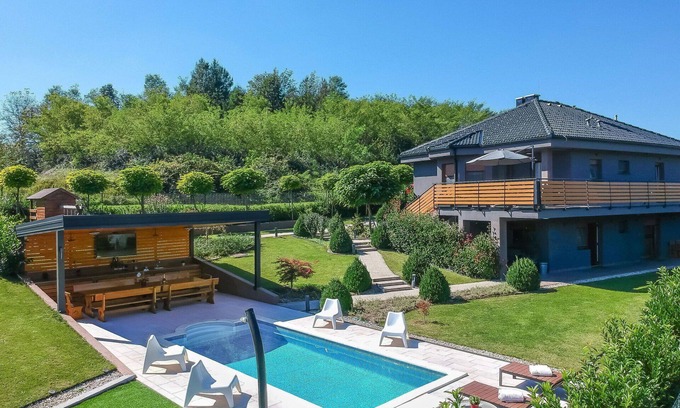 Presika House | Private Villa with hot tub, A/C, WIFI, private pool, TV, terrace, pets allowed, panoramic view