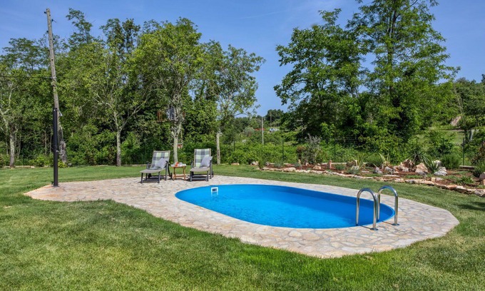 Groznjan House | Private Villa with private pool, A/C, WIFI, TV, terrace, pets allowed, panoramic view, parking