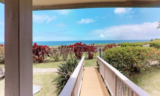 Princeville Villa | Private villa with gorgeous mountain and ocean views - beach nearby