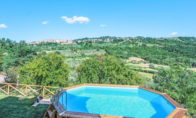 Ficulle House | Private Villa with WIFI, private pool, hot tub, TV, patio, pets allowed, panoramic view, parking