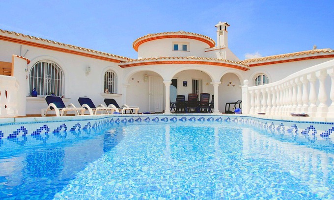 Monte Pego Villa | Private Villa with WIFI, private pool, A/C, TV, terrace, pets allowed, panoramic view, parking
