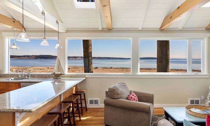 Freeland Cabin | Private Whidbey Island Waterfront Beach Cabin