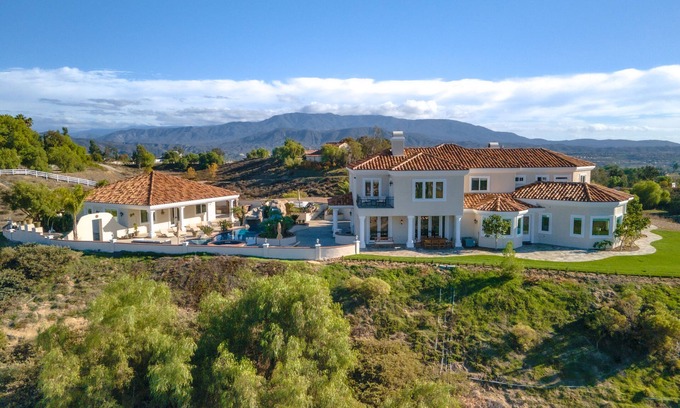 Temecula House | Private Wine Country estate with 360 view of Temecula Valley