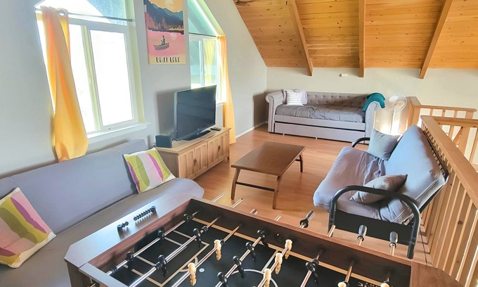 Coarsegold House | Private Yosemite Lakeview Retreat: Perfect for Groups & Families
