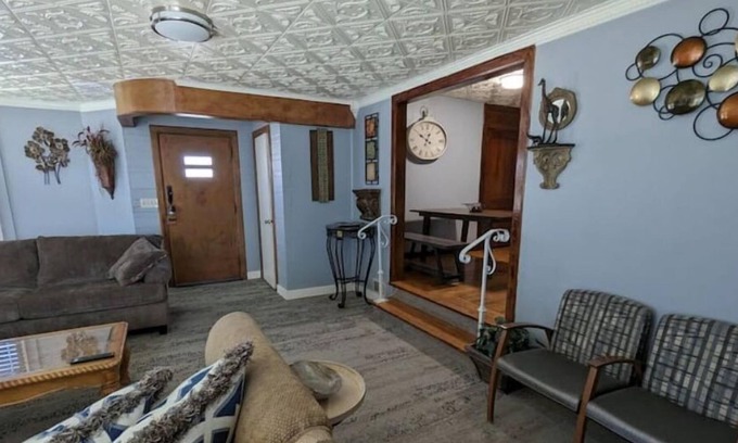 Kalamazoo House | Privy Cozy Family Suite #2