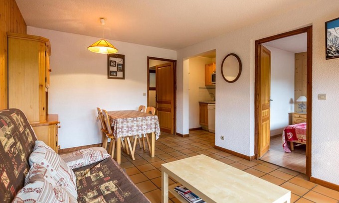 La Clusaz Apartment | Proche village, aux pistes et espace aquatique, 2 pièces + coin nuit, garage, animaux admis - FR-1-437-31