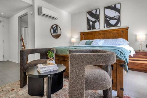 Downtown Apartment | Promenade Studio! Free Parking!