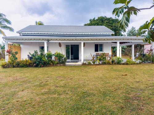 Lamentin Villa | Promo ! La Villa Armony, Havre de Paix avec Jardin Privé !