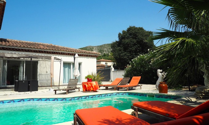 Gemenos Villa | Promotion! Villa of 50m2 at the foot of Ste Baume with private pool