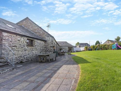 Tresmeer House | Proper Job
