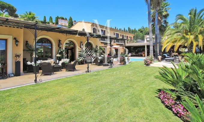 Pointe Croisette Villa | Propriété Exceptionnelle à la vue Incroyable au Pied du Vieux Village