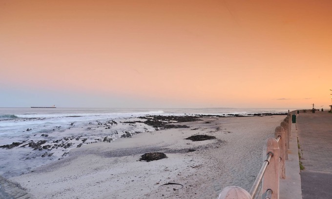 Sea Point Hotel | Protea Hotel by Marriott Cape Town Sea Point