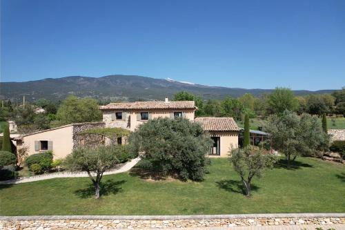 Bedoin Villa | Provençal farmhouse, Mont Ventoux view, 2 pools (1 heated), Bédoin - 10 people
