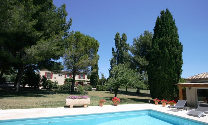 Les Baux-de-Provence House | Provencal farmhouse at the foot of the Citadel of Baux de Provence