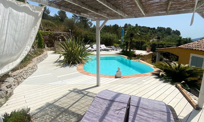 Peymeinade Villa | Provencal house with sea view quiet pool