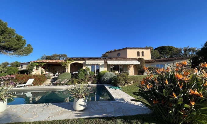 Biot Villa | Provencal villa, pool, sea views quiet, old village of Biot