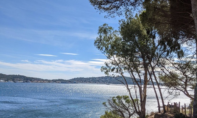 Le Mourillon Villa | Provencal villa with courtyard, garden and sea view