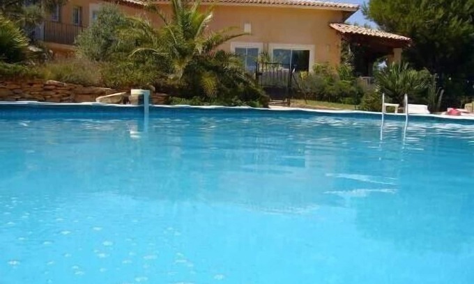 Istres Villa | Provence Beautiful villa in the hills overlooking the water.