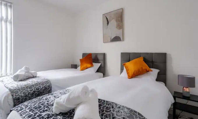 St George's Quarter Apartment | Providence Luxury Apartmentn9-minute drive to the Everton Football Club
