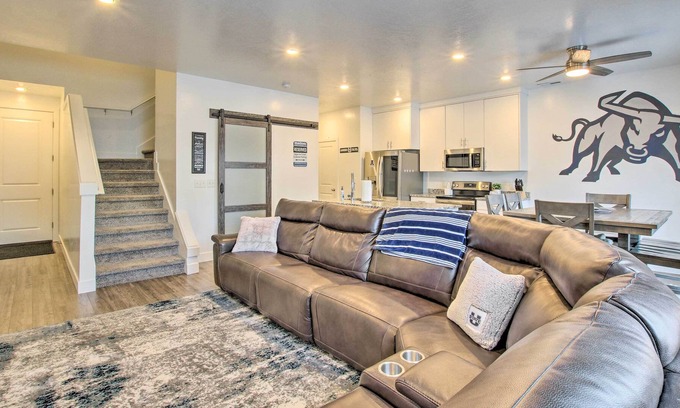Providence House | Providence Townhome w/ Amenities ~ 4 Mi to USU!