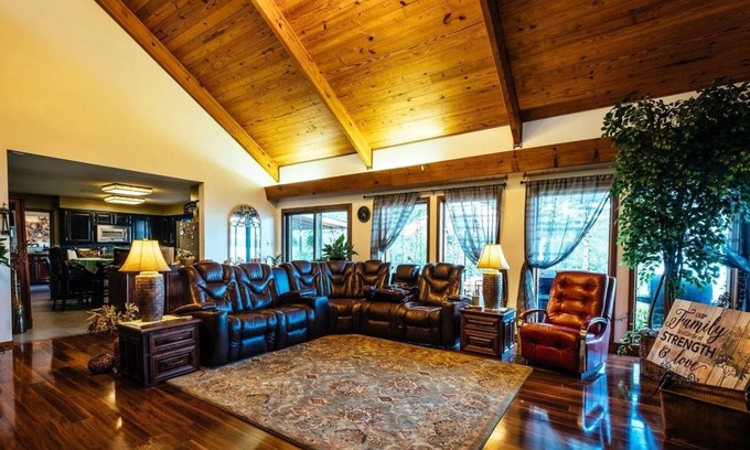 Centerville Cabin | Provides a Lakeview that is spectacular and peaceful.