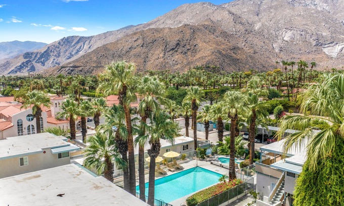 Old Las Palmas Condo | PS Gem: Sublime Condo Walking Distance to Downtown