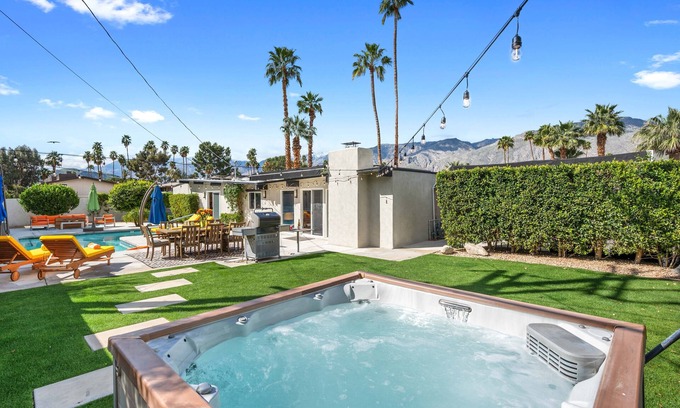 Sunmor House | PS Hipster: Mid-Century Charm and Whimsy With Modern Comfort