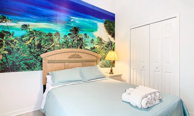 Four Corners House | Pudge Vacation Pool SPA Home Near Disney