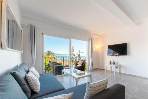 Puerto Banus Apartment | Puerto Banus Frontline Apartment with Amazing Sea Views