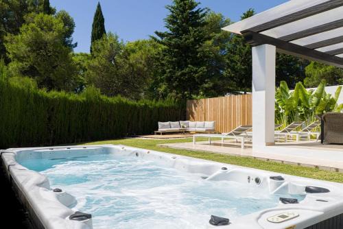 Marbella House | PUERTO BANUS SWIM SPA REAL PADDLE CLUB SISU HOTEL