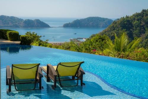 Jaco House | Puesta del Sol 5 bdrs ocean view in Los Suenos