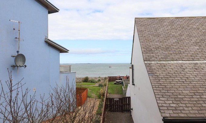 Seahouses Apartment | Puffin View